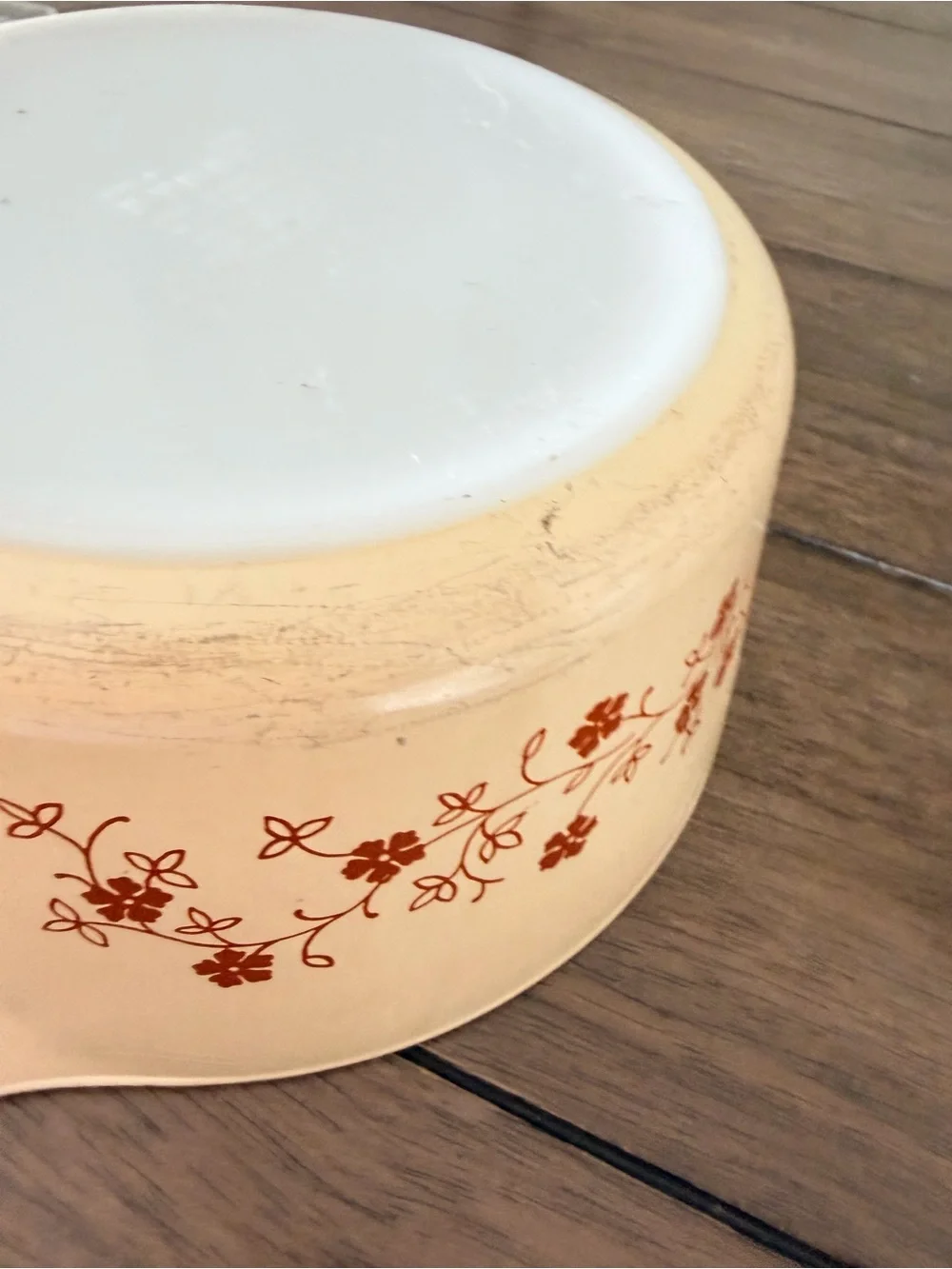 Vintage Pyrex Beige Trailing Flowers 475-B Casserole, 2.5 Liter with Glass Lid